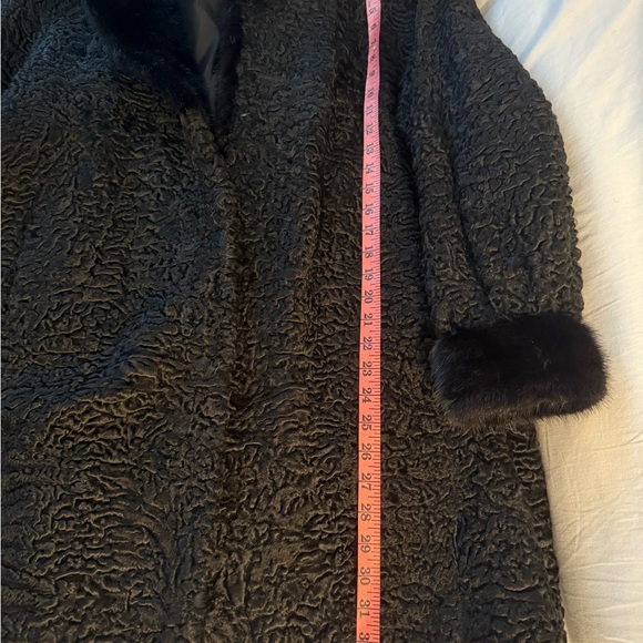 🆕 Elegant Black Genuine Fur Coat - Picture 8 of 13
